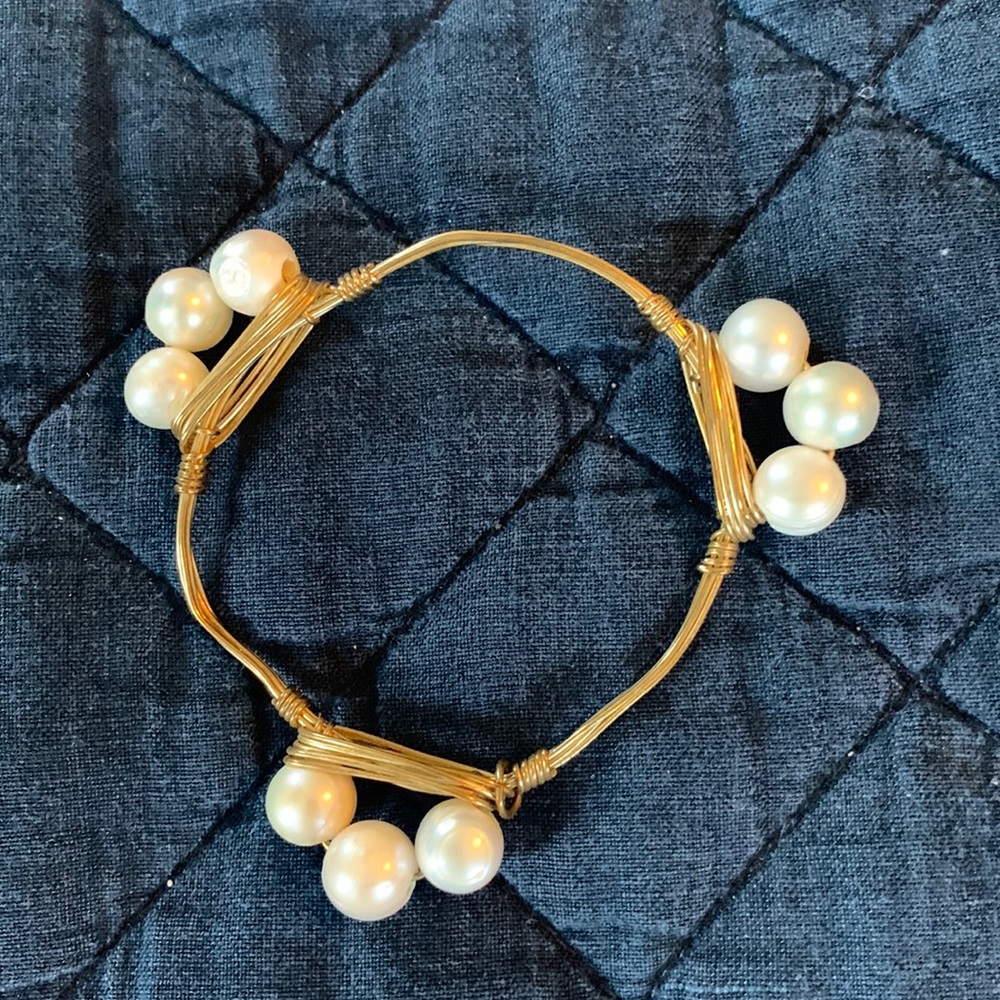 Bourbon and Bowties pearl bracelet, great condition but missing the BB tag